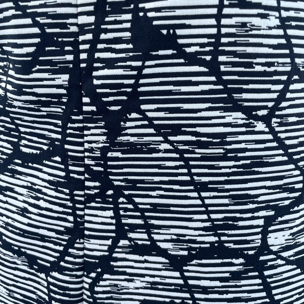 Abstract Patterned Midi Dress - Picture 5 of 6
